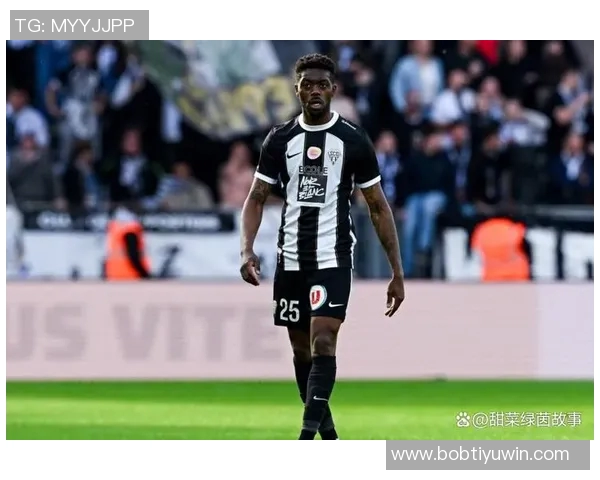 朗斯时隔19年重返法甲榜首托万双响助球队逆转昂热