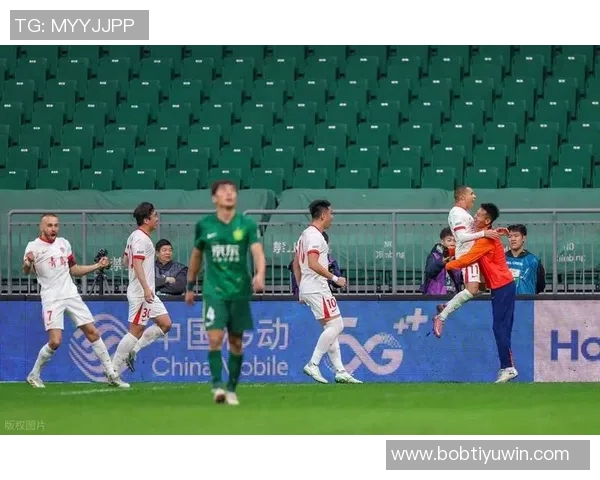 国安惨败塞蒂恩责任难逃球迷呼吁尽快换帅以挽回颜面 国安惨败塞蒂恩责任难逃球迷呼吁尽快换帅以挽回颜面