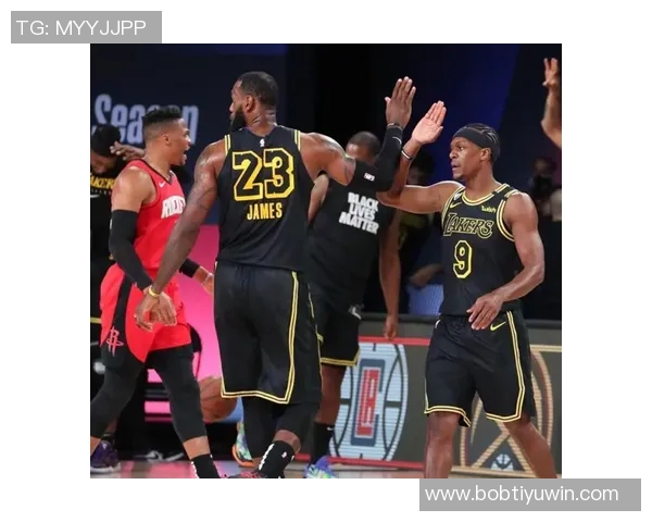 亨特首发表现抢眼24分钟内高效20分助球队赢得胜利